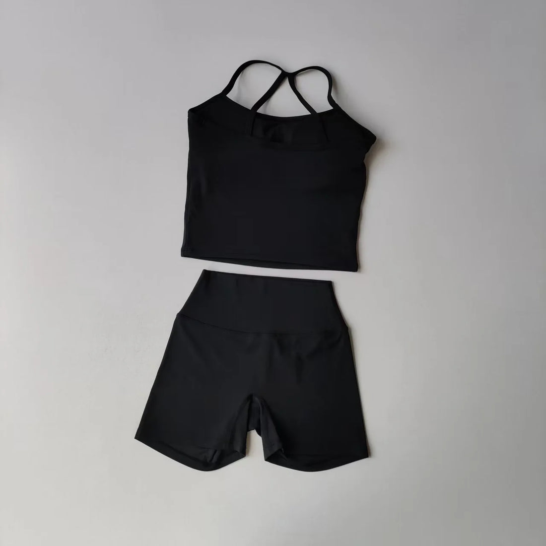 Women’s Yoga & Gym Halter Top Set – Seamless High-Waist Shorts & Backless Bra