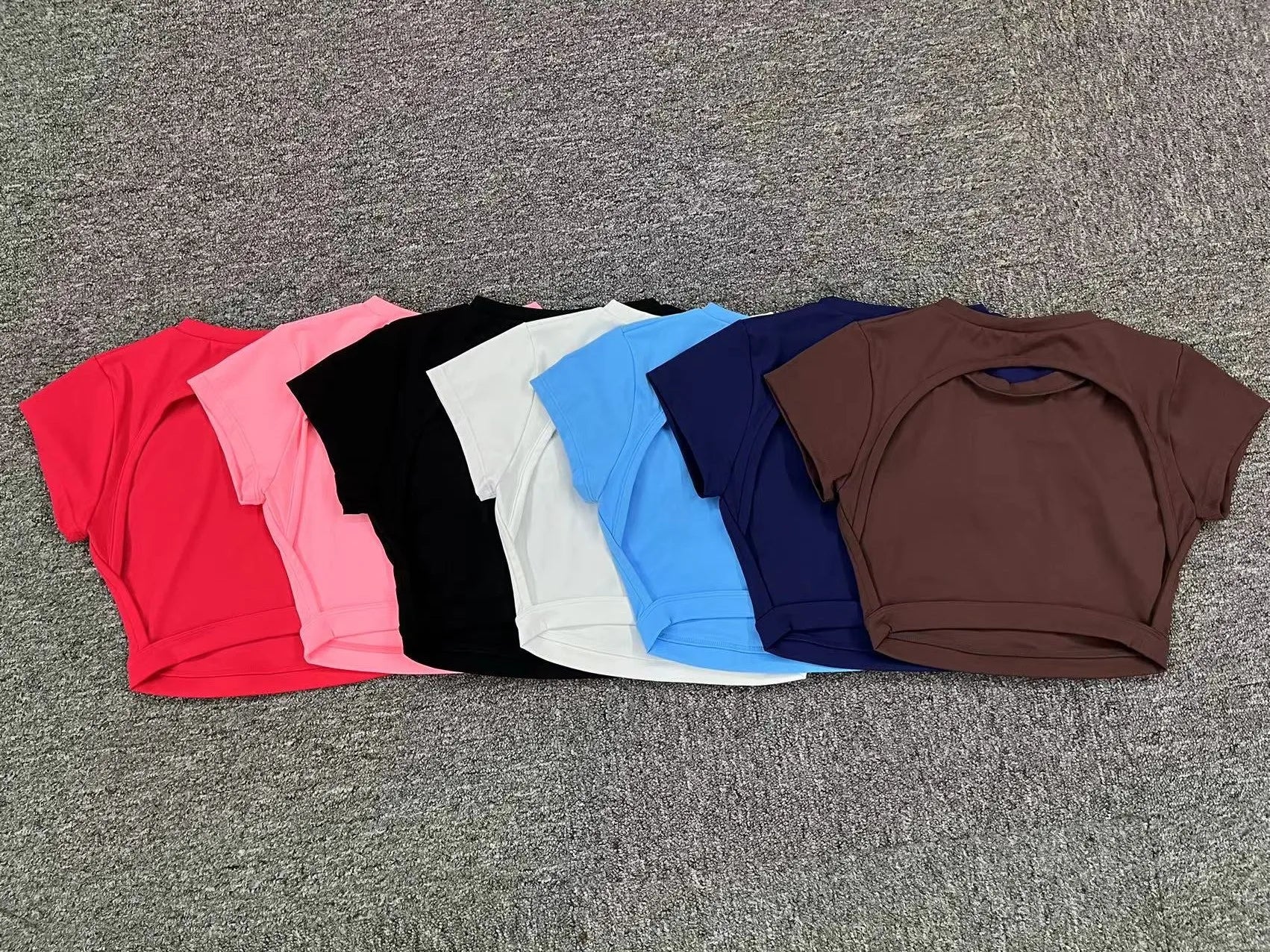 Women’s Backless Sports Crop Top – Breathable Fitness & Workout Shirt