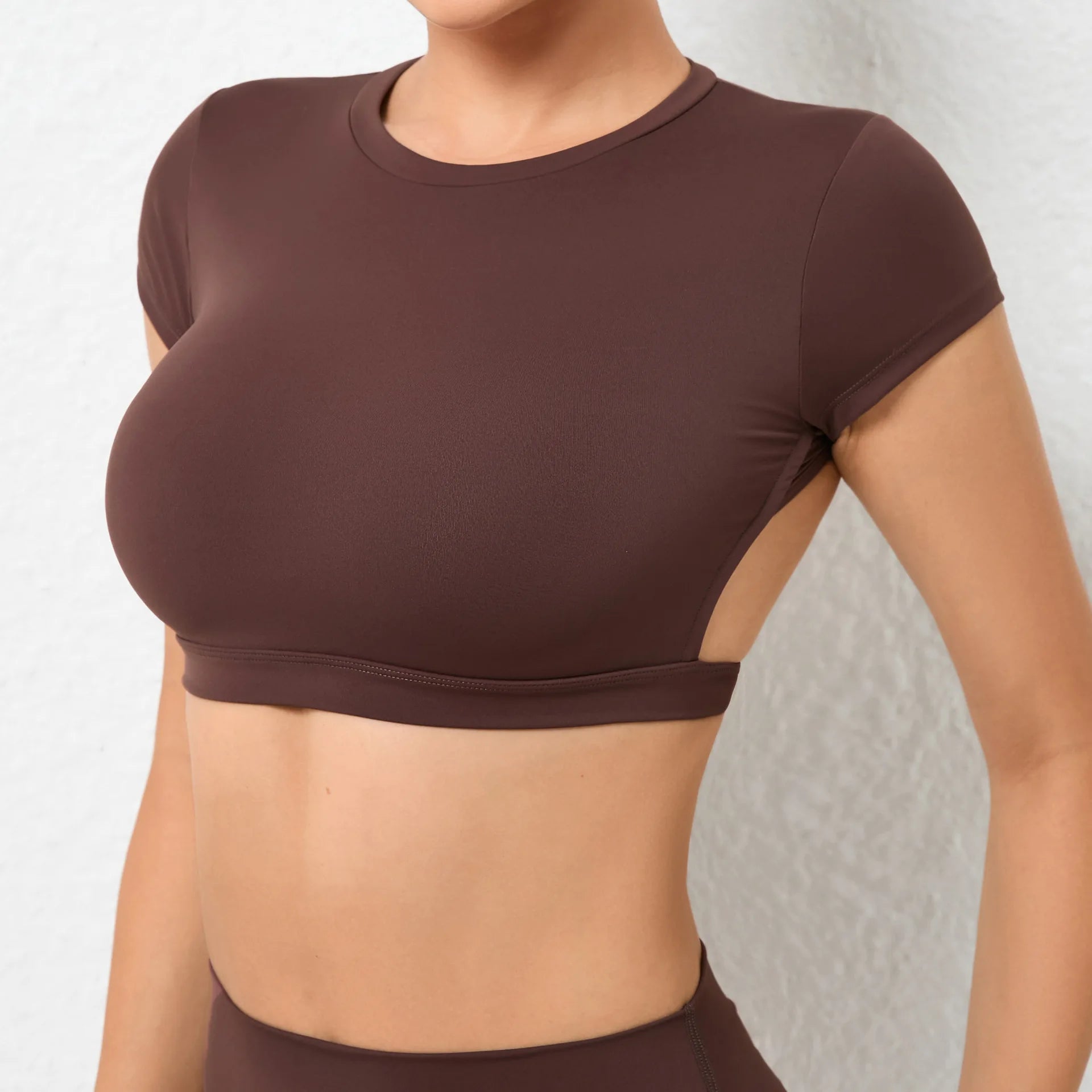 Women’s Backless Sports Crop Top – Breathable Fitness & Workout Shirt