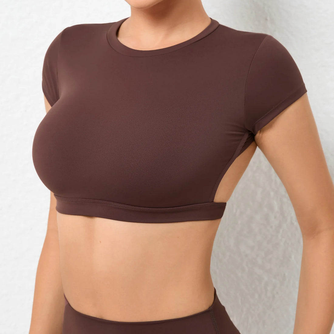 Women’s Backless Sports Crop Top – Breathable Fitness & Workout Shirt