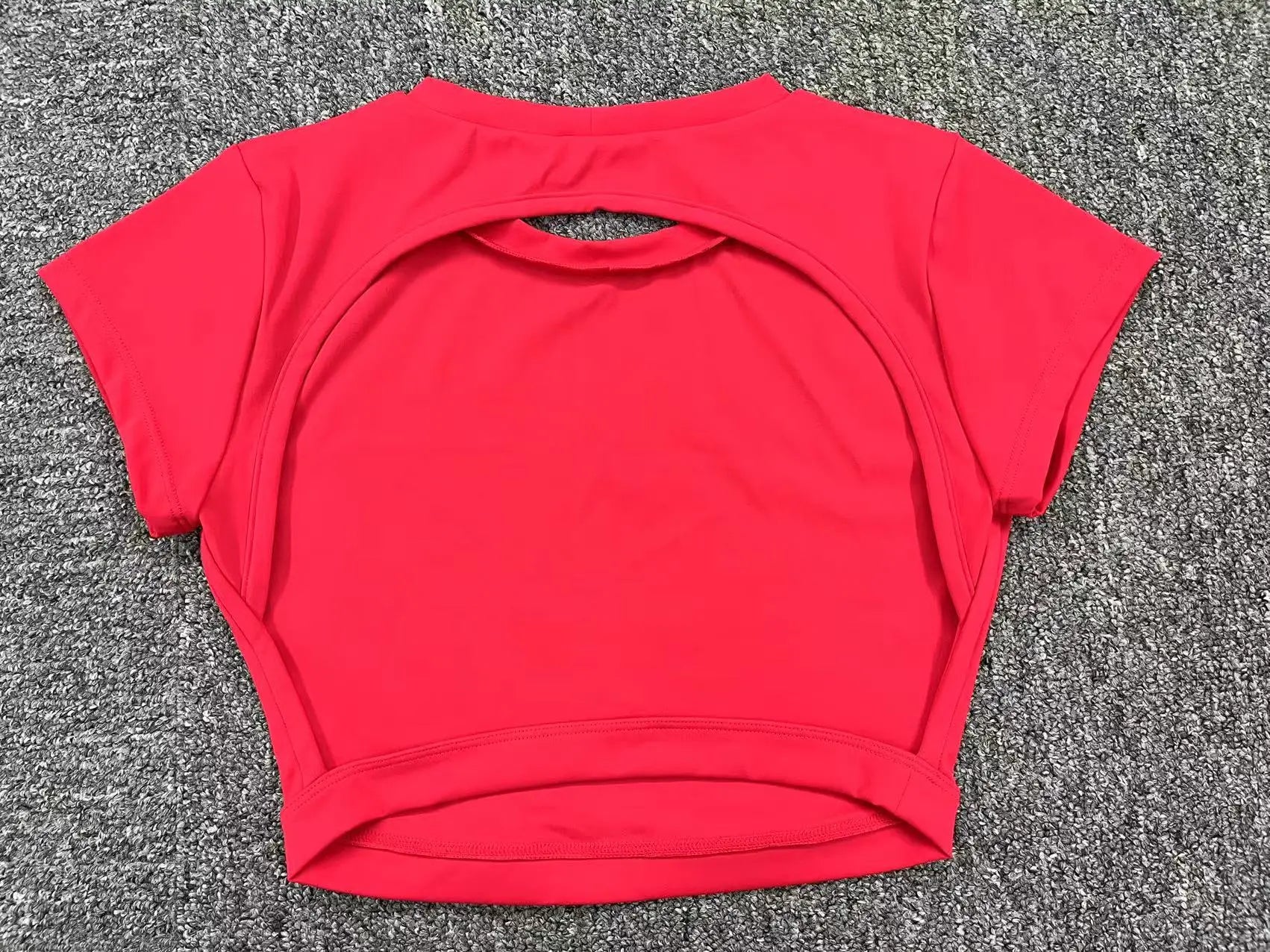 Women’s Backless Sports Crop Top – Breathable Fitness & Workout Shirt