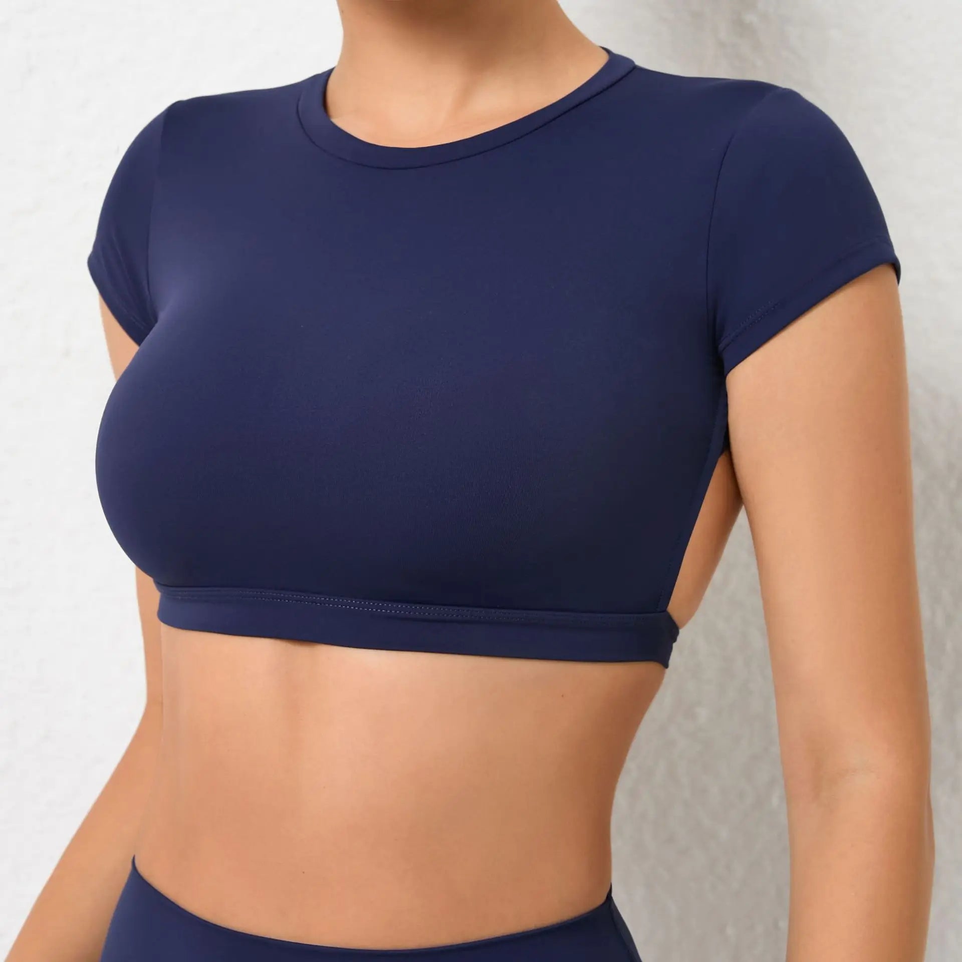 Women’s Backless Sports Crop Top – Breathable Fitness & Workout Shirt