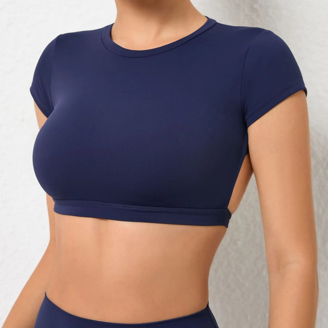 Women’s Backless Sports Crop Top – Breathable Fitness & Workout Shirt