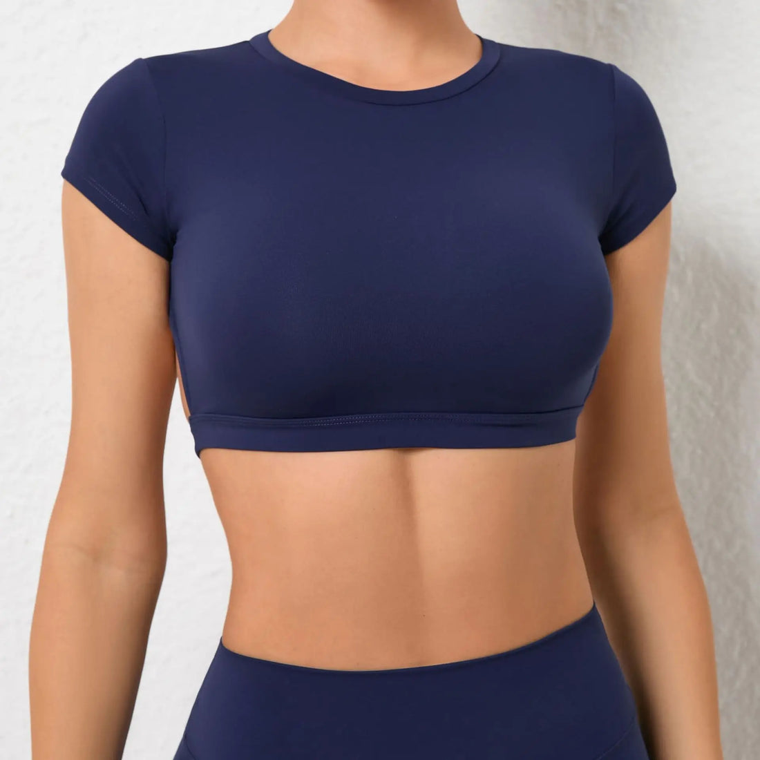Women’s Backless Sports Crop Top – Breathable Fitness & Workout Shirt