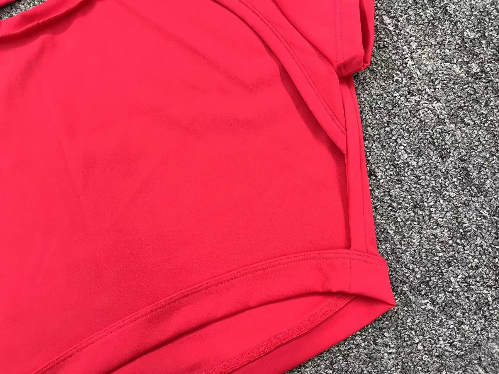 Women’s Backless Sports Crop Top – Breathable Fitness & Workout Shirt