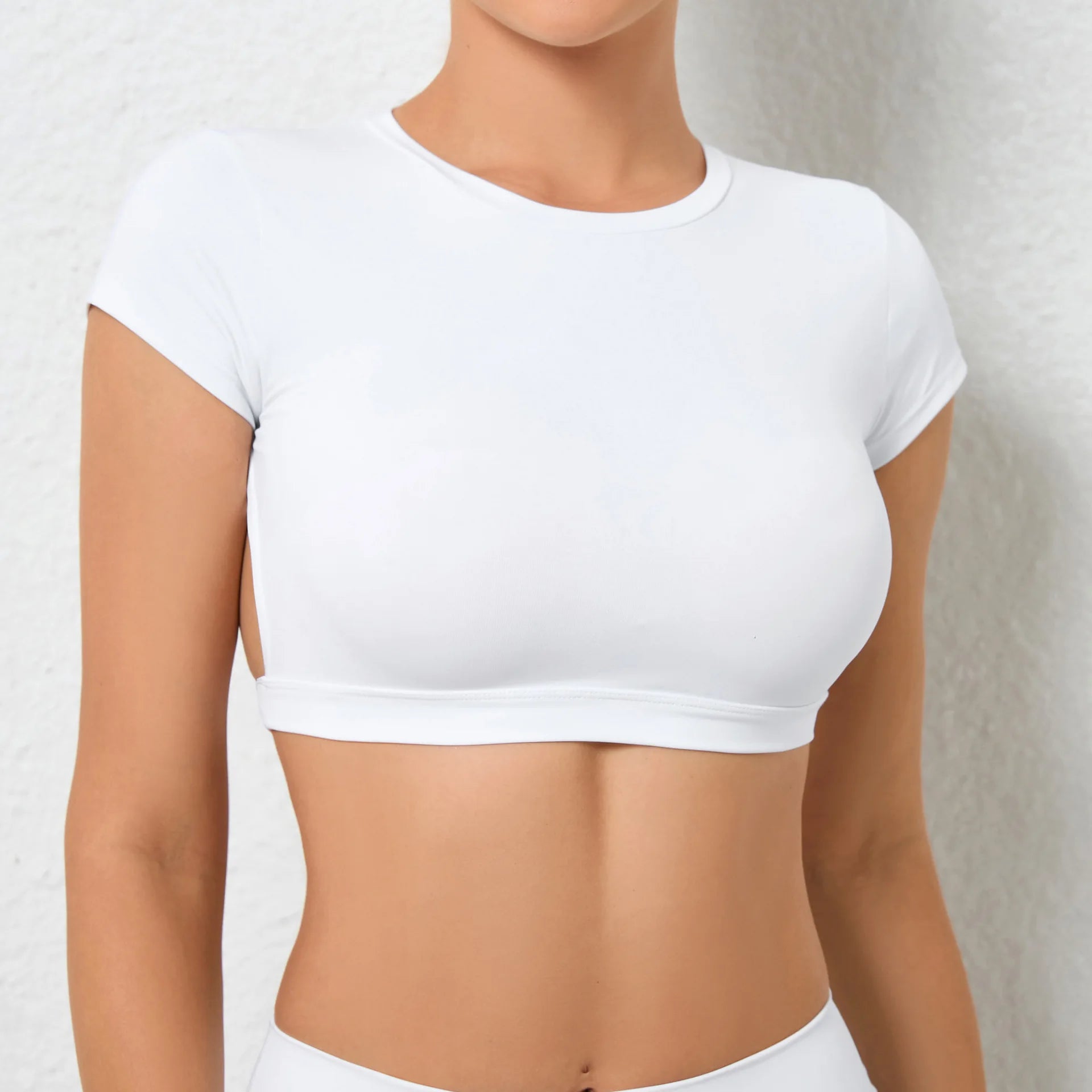 Women’s Backless Sports Crop Top – Breathable Fitness & Workout Shirt