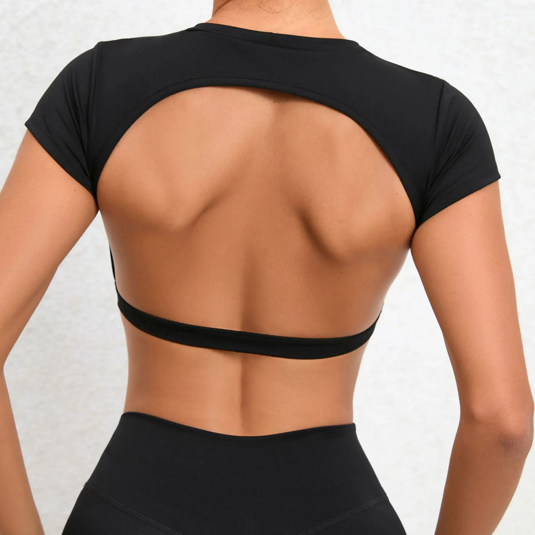 Women’s Backless Sports Crop Top – Breathable Fitness & Workout Shirt